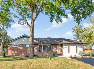 1658 Janet St, Downers Grove, IL 60515