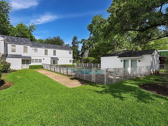 4th image of 6007 Glendora Ave