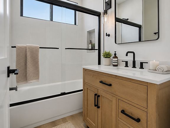4th image of 3735 35th St #101