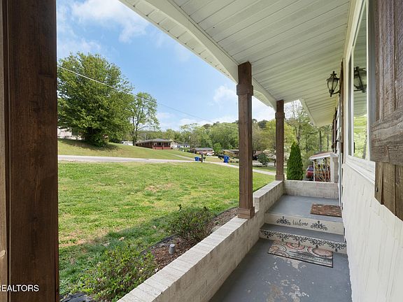 2nd image of 105 Henley Rd