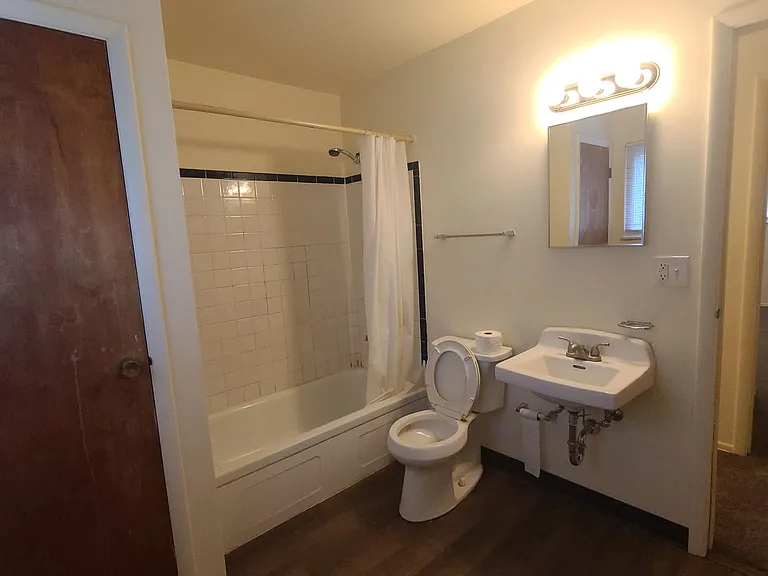 3999 Canal St — Photo 30