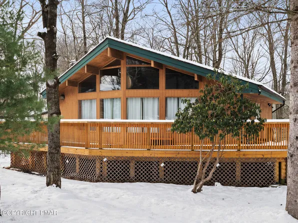 7377 Ventnor Dr, Tobyhanna, PA 18466