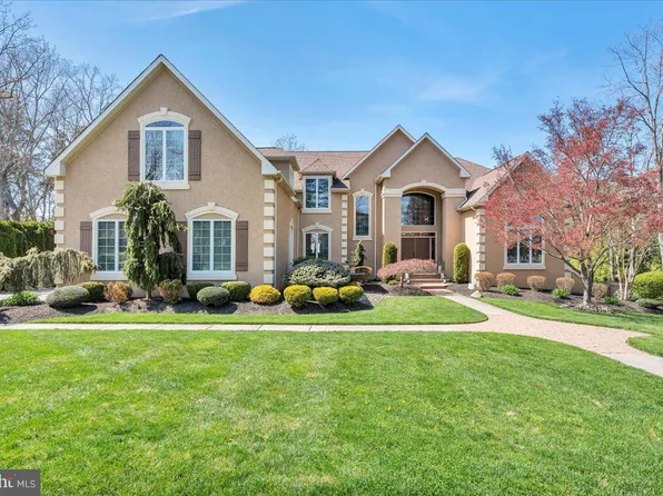 19 Simsbury Dr, Voorhees, NJ 08043