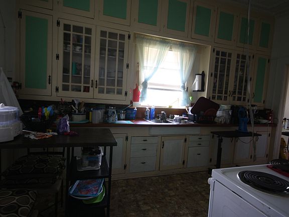 2nd image of 616 N Main St