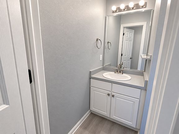 5th image of 3046 W 107th Pl Unit A