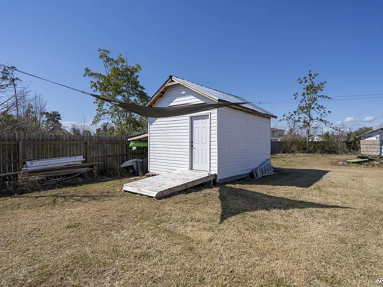 707 Plantation Cir — Photo 26