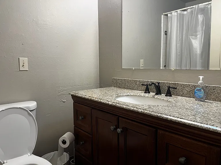 925 Olympic Ave — Photo 12