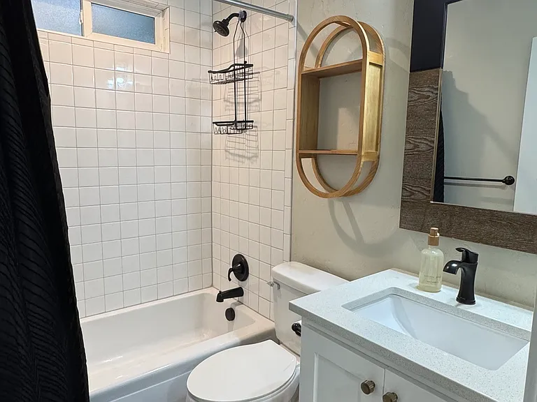406 N Pacific St — Photo 10