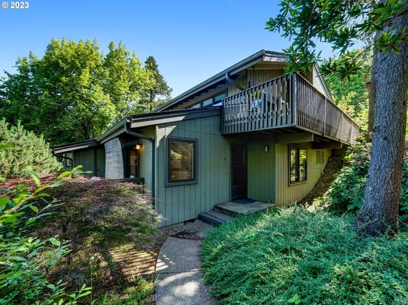 7514 SW Barnes Rd Unit D, Portland, OR 97225