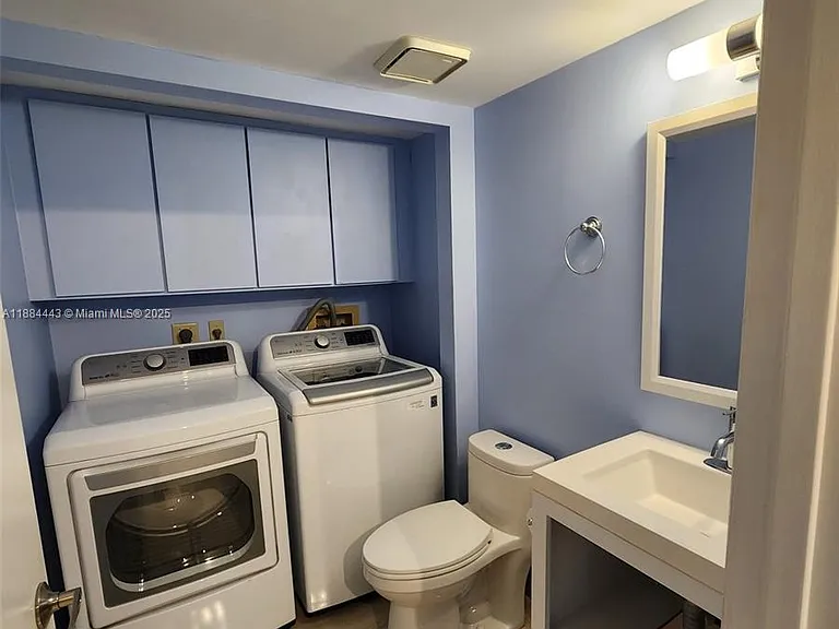 1150 SW 118th Ter — Photo 5