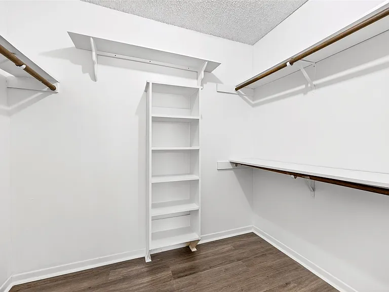 11103 Bellerive Dr — Photo 23