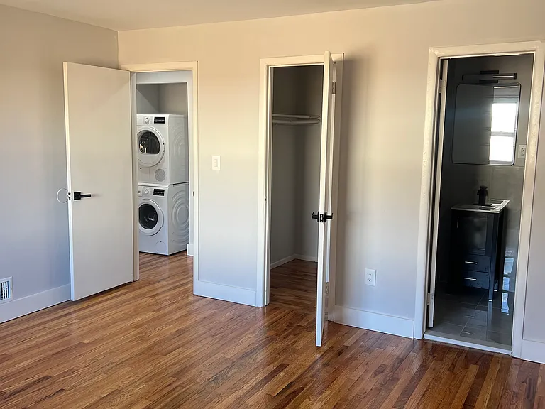River Edge Apartments — Photo 116