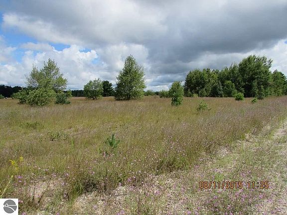 5th image of 852 Grouse Dr SW