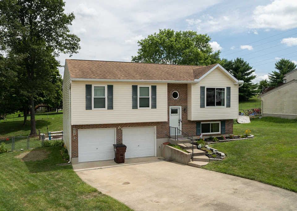 1st image of 8 N Cedarwood Ct