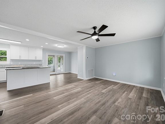 4th image of 4587 Miller Ct