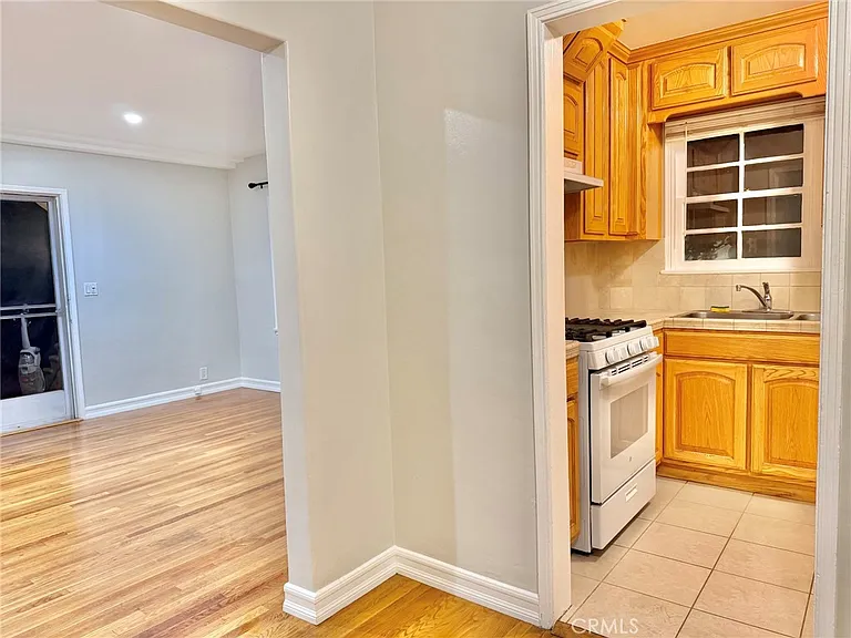 1744 Huntington Dr — Photo 22