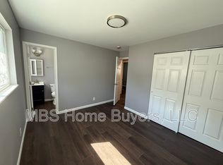 1095 Boone St, Florissant, MO 63031