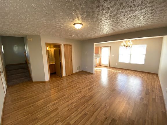 4th image of 1796 Meadowlawn Dr