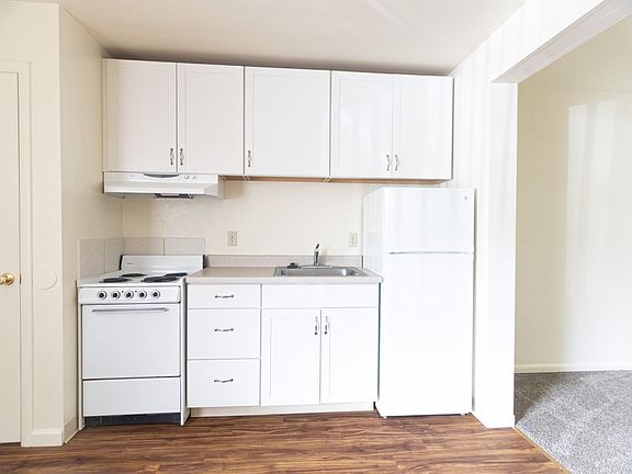 4th image of 2307 W Main St #90