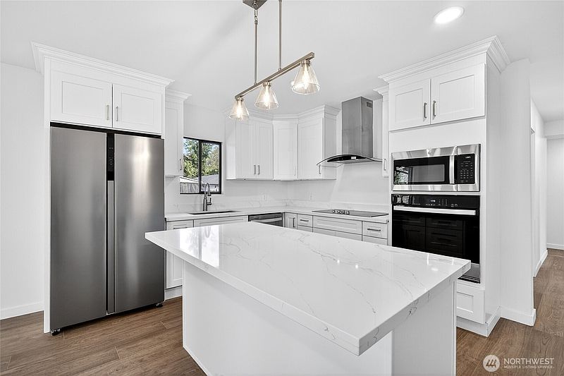 3rd image of 6931 S Tyler Street