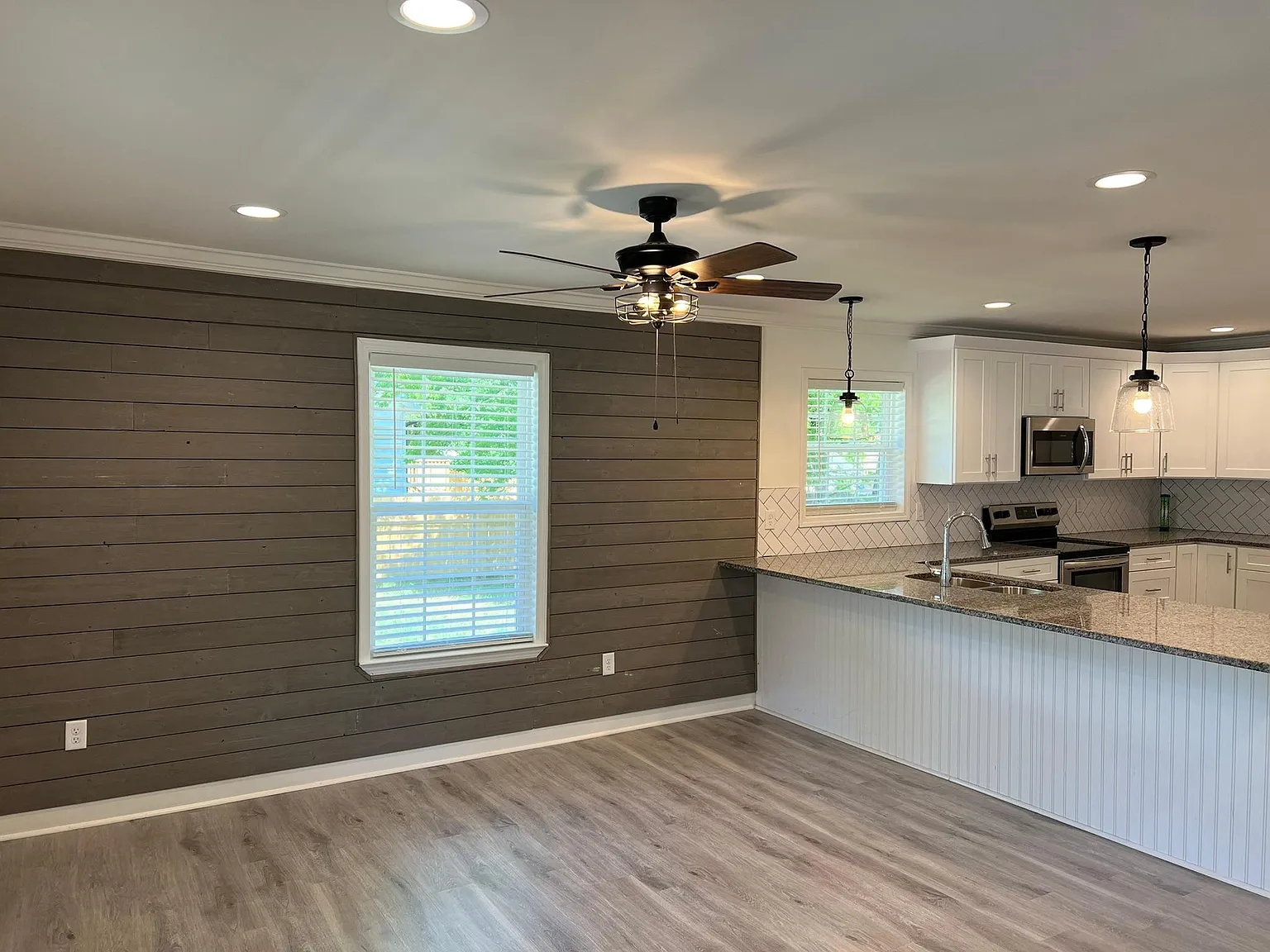 208 Heatherly Dr — Photo 4