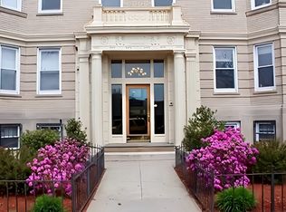 11 Park Dr APT 35, Boston, MA 02215