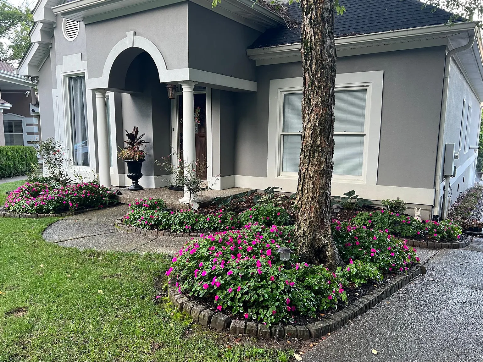 3 bed, 1979 sqft, $2,995 — Photo 2