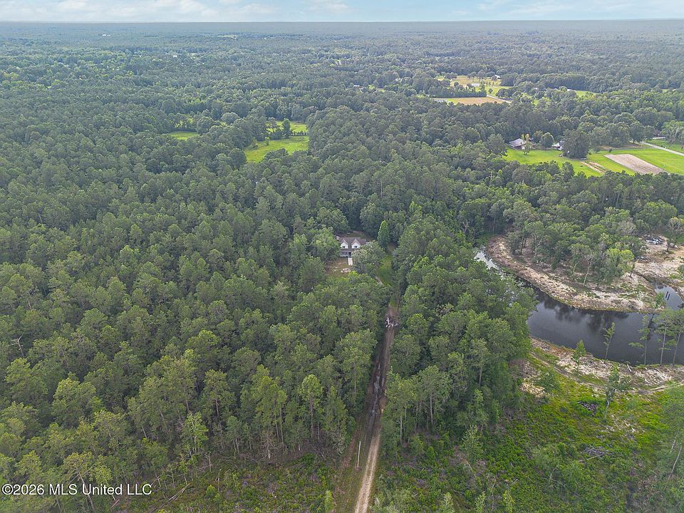 1st image of 94 D And North Rd