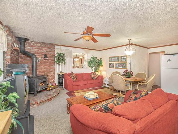 5th image of 406 Meadow Ln