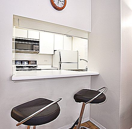 4th image of 250 E 40th St APT 10C
