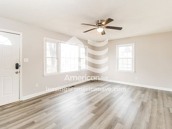1097102_003_living_room_3.jpg