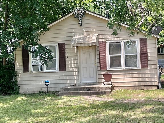 2nd image of 524 W Fort Worth St