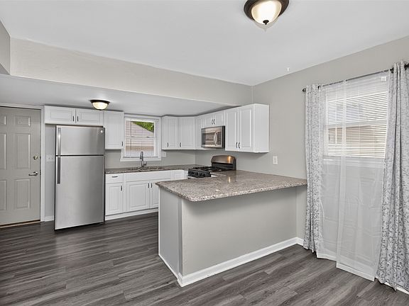 5th image of 807 W 3rd Ave