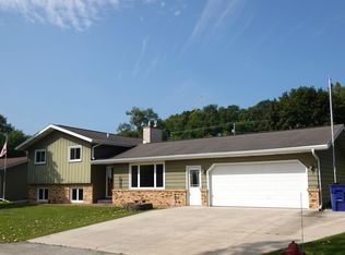 250 Main St, Mount Calvary, WI 53057