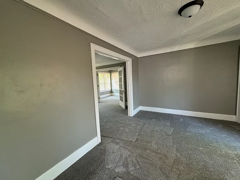 574 W Goldengate St — Photo 8