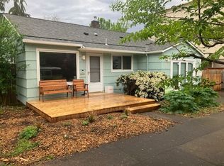 3926 SE Mall St #A, Portland, OR 97202