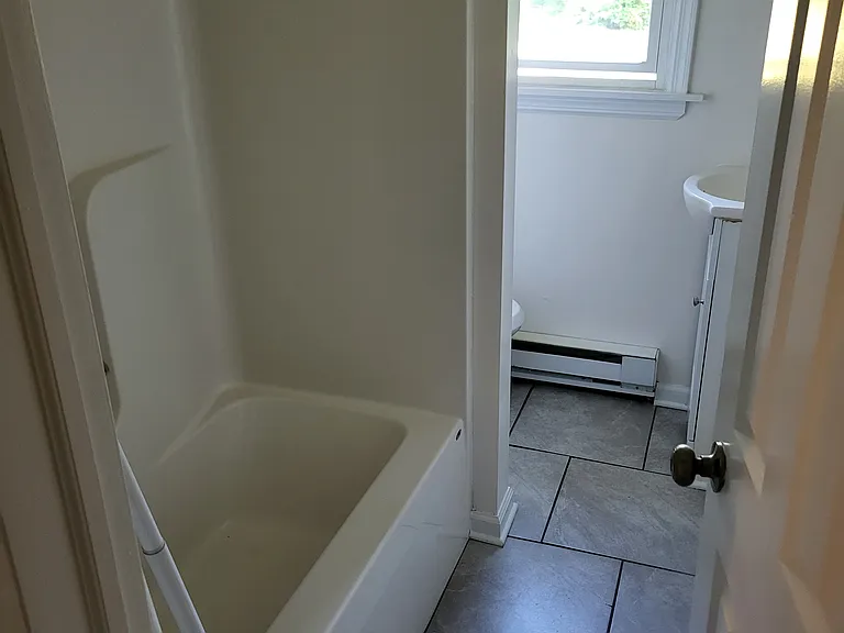 120 Lake Rd — Photo 5