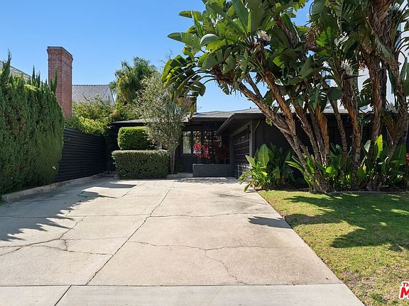 4th image of 1903 Preuss Rd
