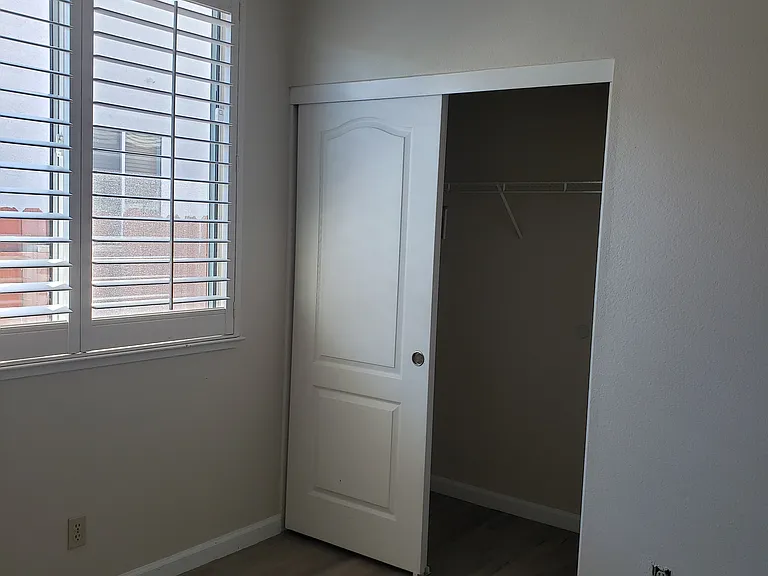 920 Rathbone Cir — Photo 35