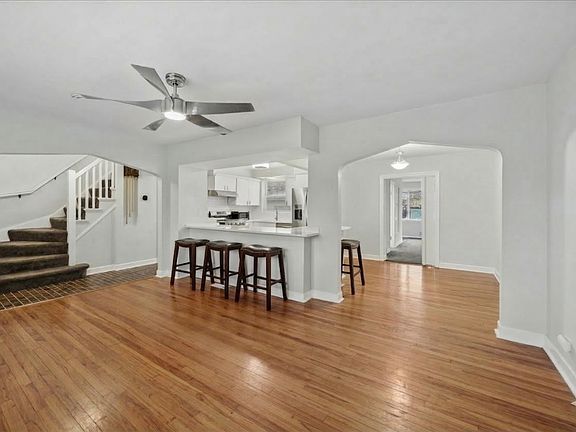 2nd image of 3900 Home Ave