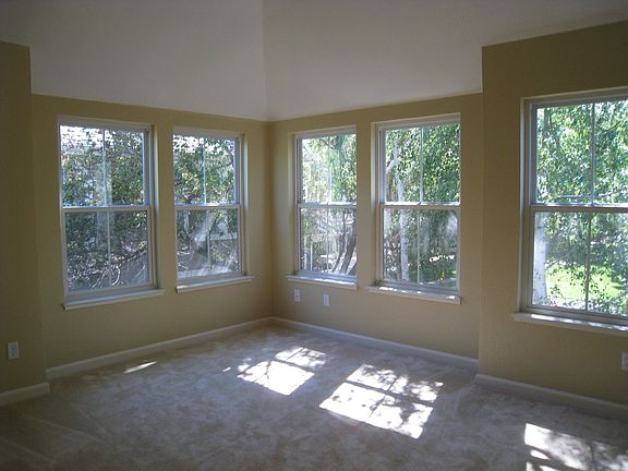 5th image of 1055 Galley Ln