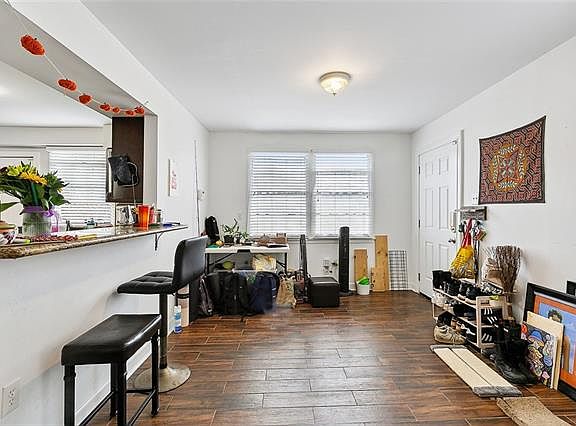 3rd image of 1919 S Rendon St