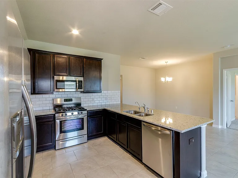2213 Del Mar — Photo 4