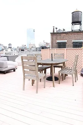 Rented by Level Group | media 21