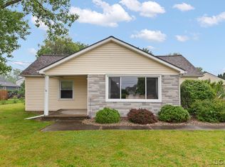 1104 Sunset Dr, Tecumseh, MI
