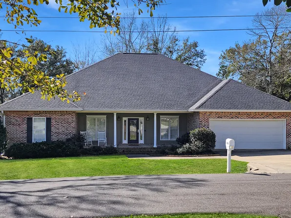 8816 Maili Pl, Diamondhead, MS 39525