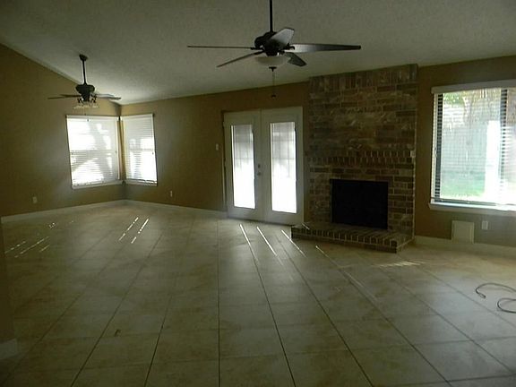3rd image of 5323 Pine Cliff Dr