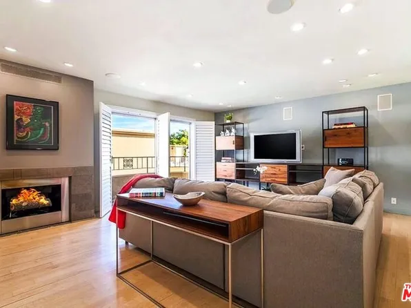 1221 N Kings Rd APT 307, West Hollywood, CA 90069