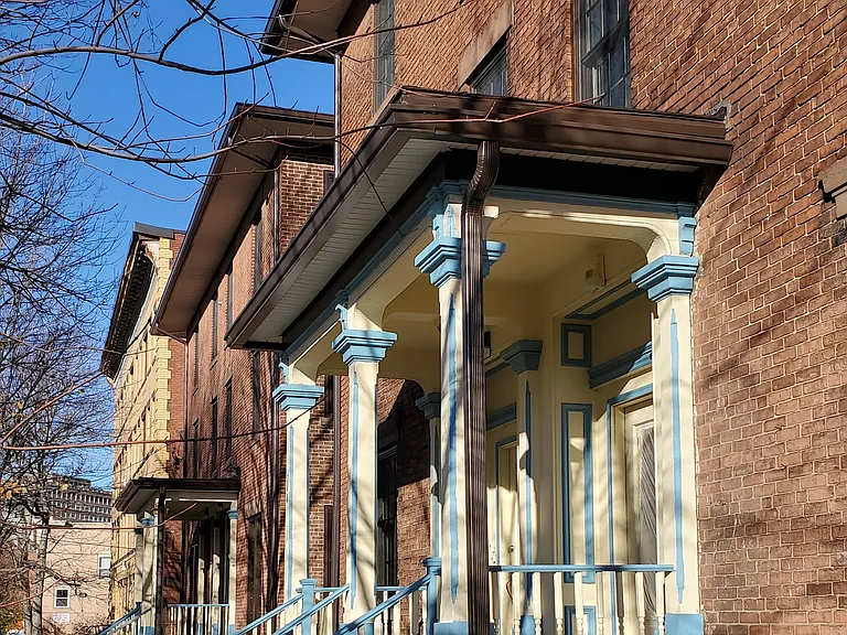 246 Lawrence St #2 — Photo 3