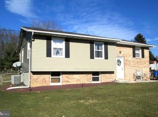 581 Sunset Dr, Hanover, PA 17331